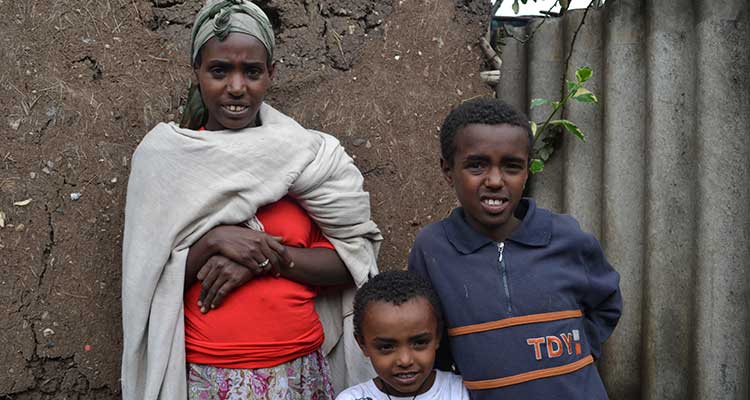 Family Sponsorship participants - Hope for Korah