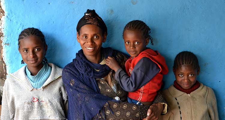 Family Sponsorship participants - Hope for Korah